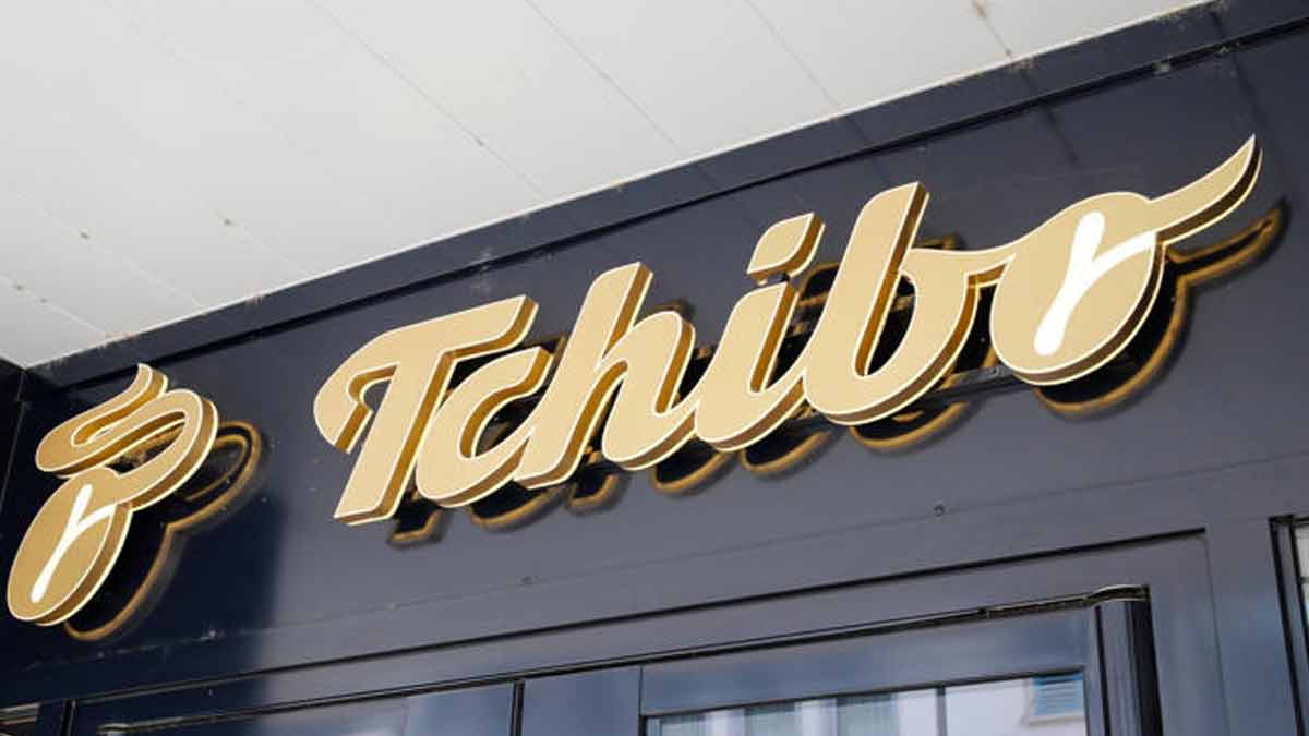 Tchibo hat jetzt den magisch funkelnden neuen LED-Glasstern für die dunkle Jahreszeit